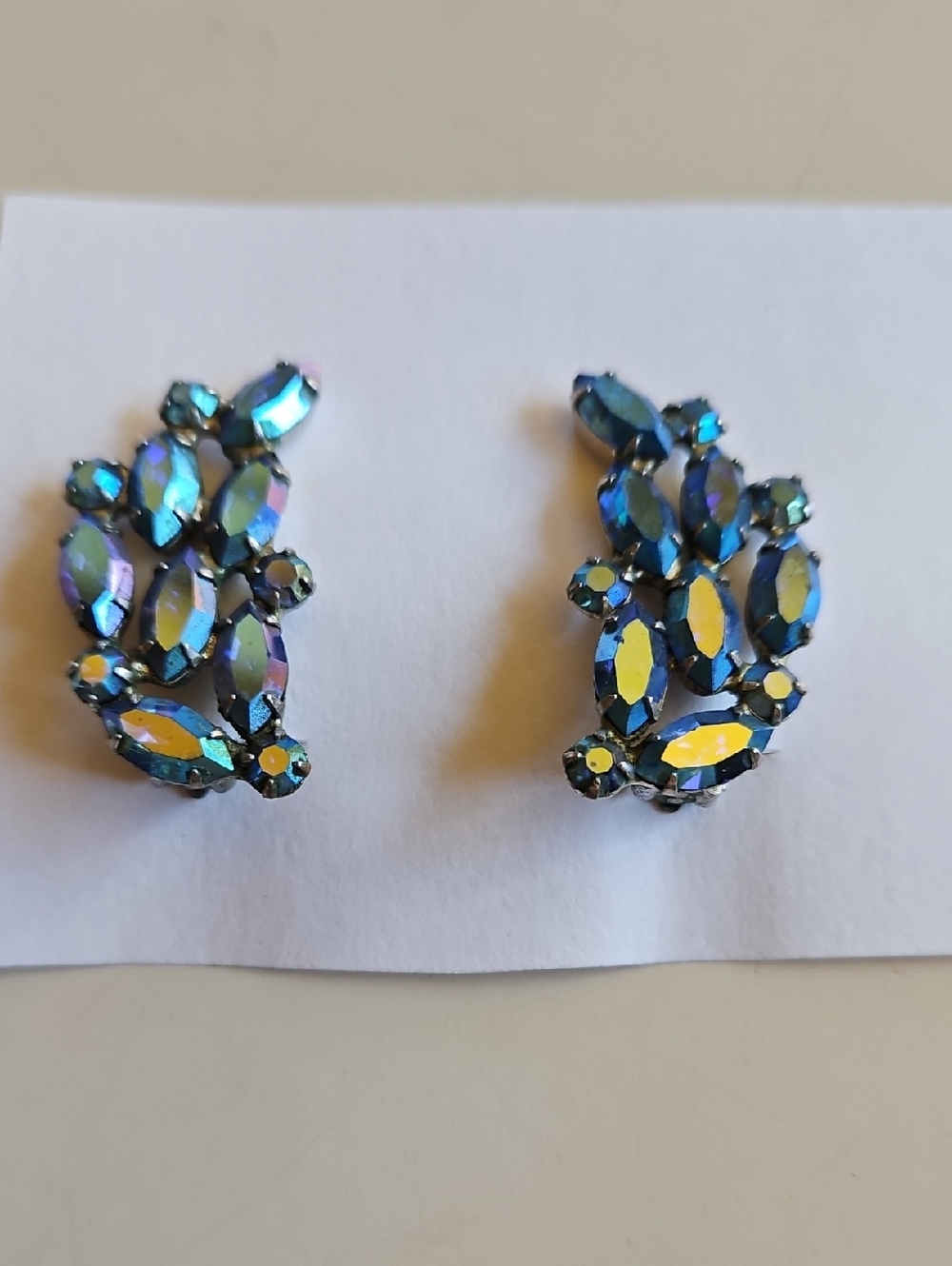 Vintage blue Aurora Borealis rhinestones silver-tone clip on earrings Dazzling - Picture 5 of 5